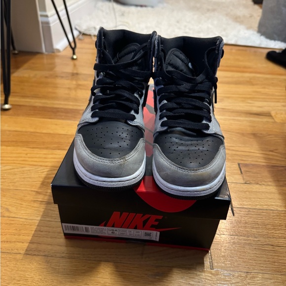 Jordan 1s Shadow 2.0 - Picture 2 of 4